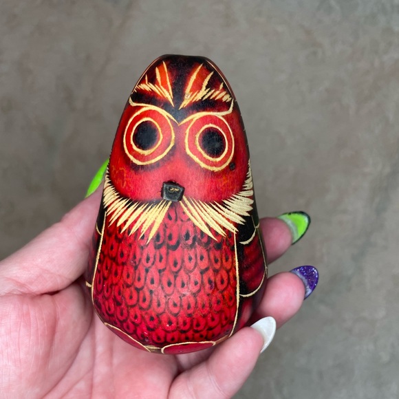 Small Peruvian Hand painted Owl Gourd - Picture 4 of 8